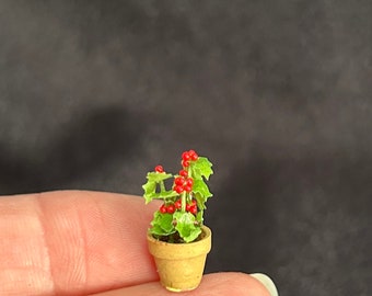 1/24 Scale Miniature Holly