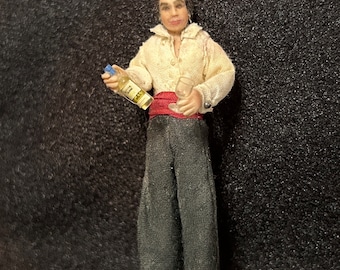 1/24 Scale Miniature Doll