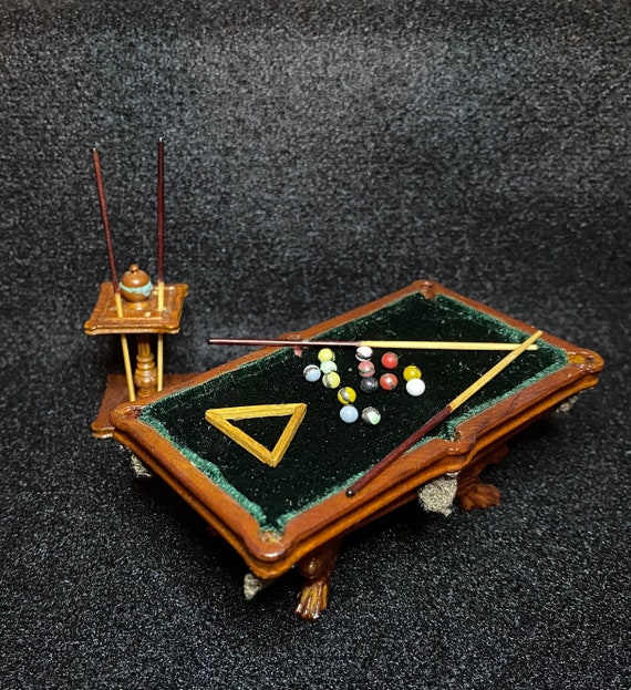 Mesa de billar en miniatura a escala 1/24 con 4 señales, juego de bolas,  bastidor y soporte -  España
