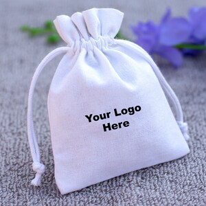 Pochette de 100 cordons avec logo, sac à poussière, pochette pour cadeaux de mariage, lot de bijoux personnalisés (coton indien, livraison gratuite)