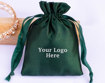 100 pochettes d'emballage de bijoux personnalisées en satin vert avec cordon de serrage, sacs de cadeaux de mariage personnalisés - livraison gratuite