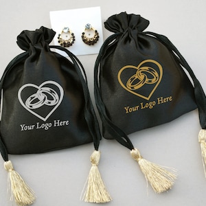 100 Pacotes de joias de cetim preto com cordão Bolsas personalizadas para lembrancinhas de casamento - Frete grátis