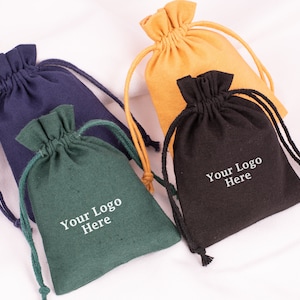 100 sacs à cordon en coton personnalisés, pochette d'emballage cadeau bijoux, sacs personnalisés avec logo de marque, (vert, jaune foncé, bleu, noir)