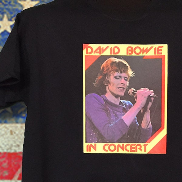 David Bowie 1973 Singing Graphic Unisex T-Shirt