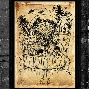 Könnte beinhalten: Eine Schwarzweißillustration einer Kreatur mit einem großen Kopf und einem bedrohlichen Ausdruck. Die Kreatur ist von Flammen und fliegenden Untertassen umgeben. Der Text "ACK ACK ACK" ist auf einem Banner unter der Kreatur geschrieben.