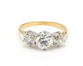 3.20 Carat Old European Cut K-SI1 Diamond 18 Karat Yellow Gold Three-Stone Ring