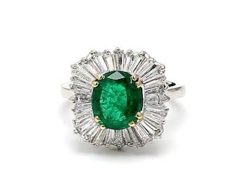 2.00 Carat Tapered Baguette Diamond 1.93 Carat  Emerald Platinum Ballerina Ring