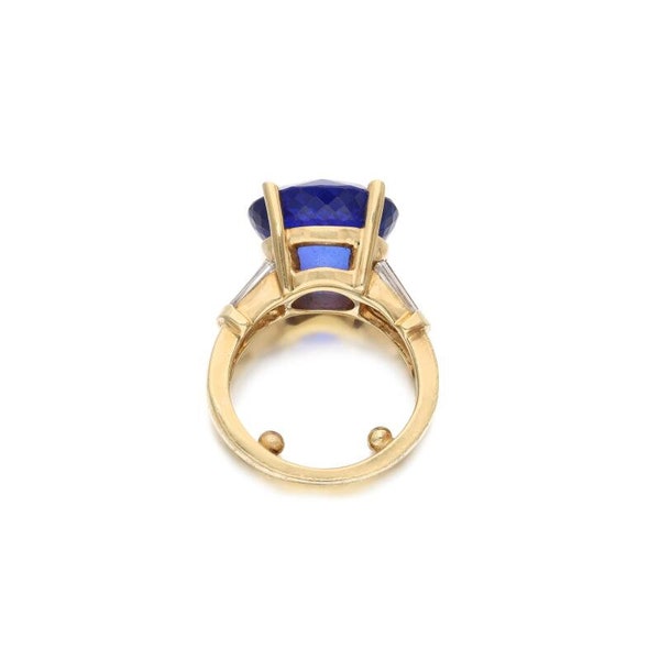 11.80 Carat Tanzanite 1.80 Carat G-VS2 Diamond 14 Karat Yellow Gold Cocktail Ring