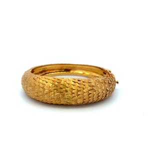 Vintage 65.50 Grams 18 Karat Yellow Gold Dragon Textured Bangle Bracelet