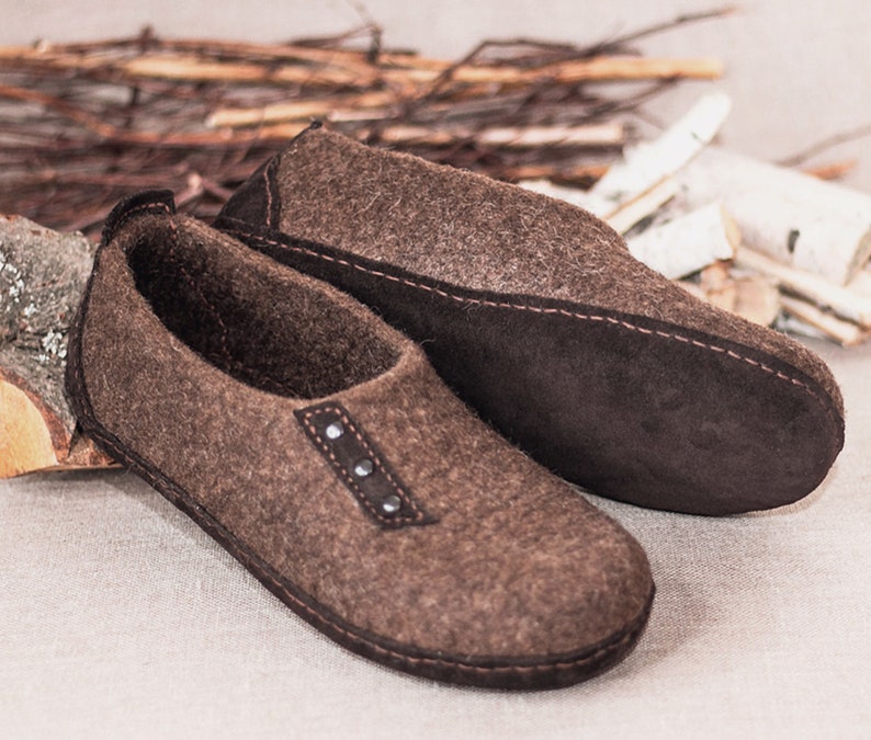 cheap house shoes men