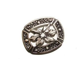 Vintage Oval Flower Plaque Belt Buckle For Women with edge detailing design