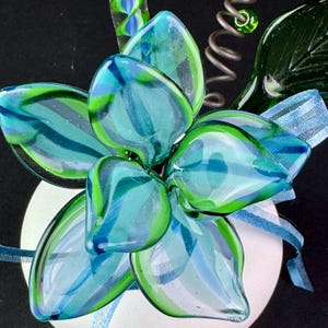 Blown Glass Flower Mini Sculpture, special gift, stained glass gift, garden lover flower, special gift for her, glass art and stained glass