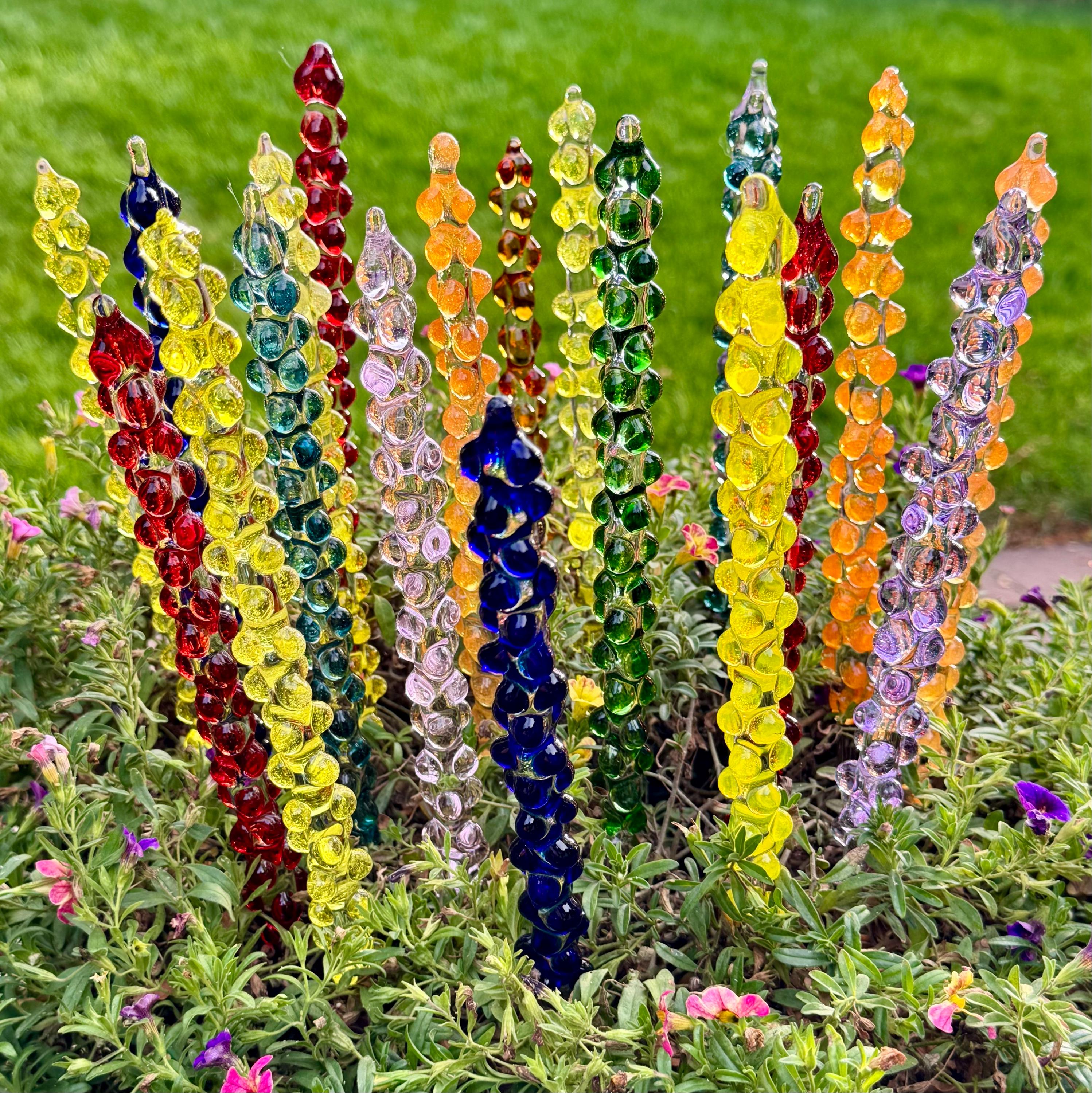 Stained Glass Snapdragon Garden Stake: Colorful Flower Bouquet