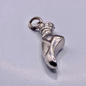 Sterling silver ballerina shoe/slipper pendant