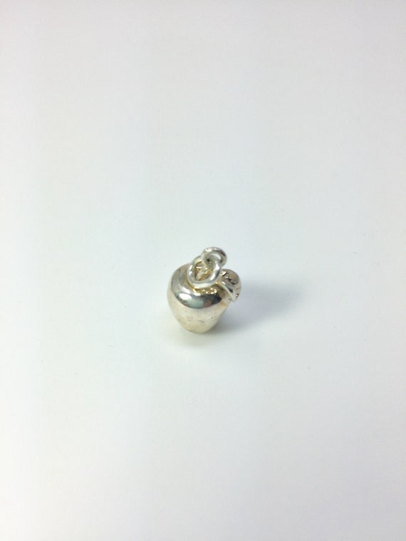 Apple pendant