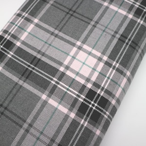 Pink & Grau Fashion Tartan, Polyviscose, geeignet für Deko und Kleidung + passender Faden.