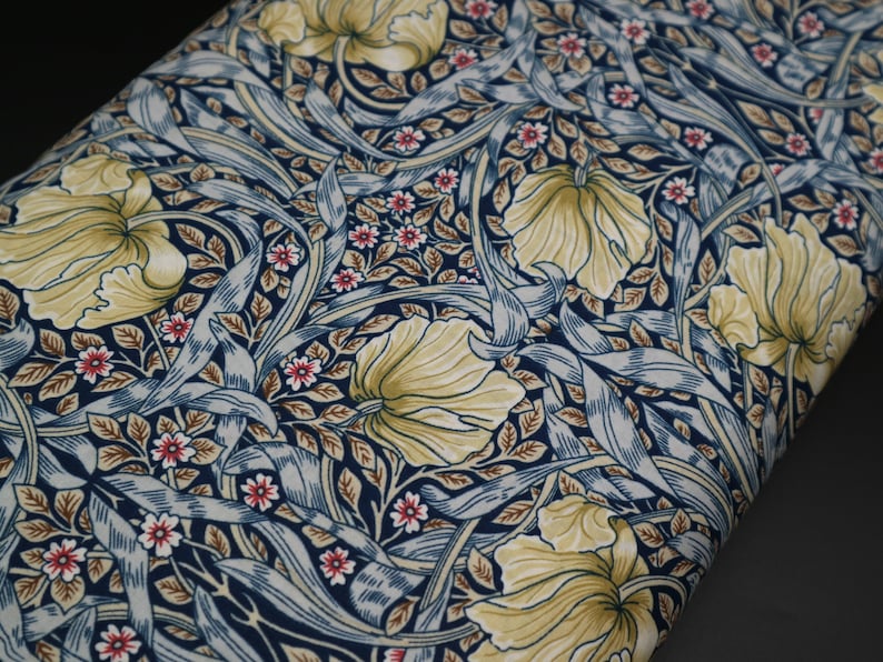 William Morris Navy Pima Lawn Lightweight Fabric 100% Cotton, Width 150 cm / 59'', Weight 110 gsm image 1