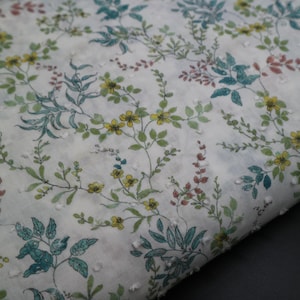 Lightweight summer 100% cotton - breathable absorbent, flow fabric, width 150 cm / 59&#39;&#39;, 110 gsm. Fabric by the metre.