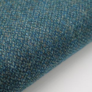 Tissu bleu britannique 100 % laine, idéal pour la décoration et les vêtements. Largeur 150 cm / 59''.