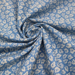 Pima Lawn Light Blue with Leaves 100% cotton - breathable absorbent, flow fabric, 150 cm width, 110 gsm. Fabric by the metre.