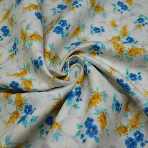 LIBERTY Cotton Patchwork Fabric - The Artist&#39;s Home Collection Sussex Sprig for fashion, patchwork, quilt and craft
