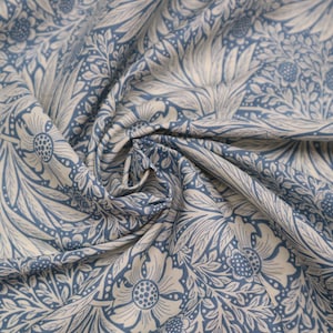 Pima Lawn Light Blue Pink 100% cotton - breathable absorbent, flow fabric, 150 cm width, 110 gsm. Fabric by the metre.