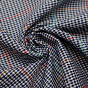 Hundszahn Polyviscose Tartan, leicht gedehnt, 87% Polyester, 11 Perl. Viskose, 2 % Elastan, geeignet für Deko und Bekleidung.