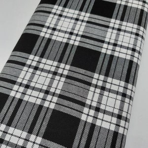 Menzies Schottenkaro. Schwarz & Weiß Tartan. Polyviscose Schottenkaro. Schottenkaro Stoff Meterware.