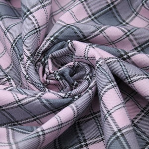 Pink & Hellgrauer Schottenkaro Stoff + farblich passendes Garn. Schottenkaro Stoff Meterware.