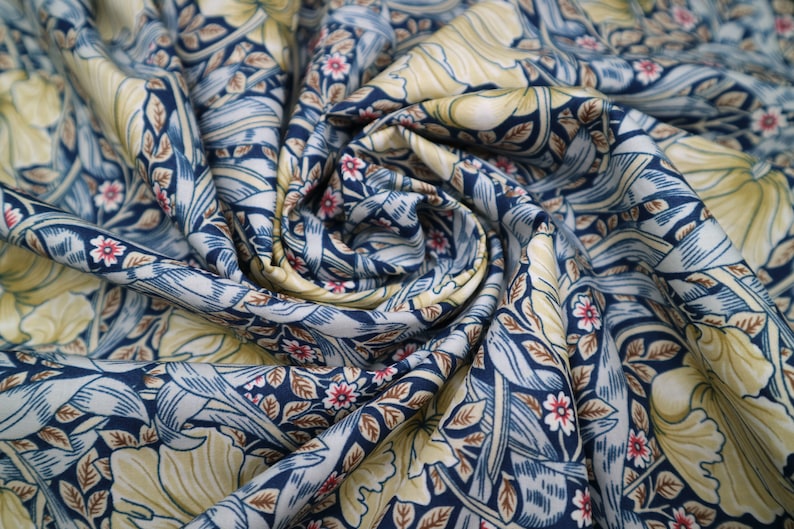 William Morris Navy Pima Lawn Lightweight Fabric 100% Cotton, Width 150 cm / 59'', Weight 110 gsm image 3