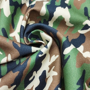 100 % coton camouflage - impression numérique, tissu ferme et plus épais, 150 cm de large, 260 g/m². Vêtements et décorations.