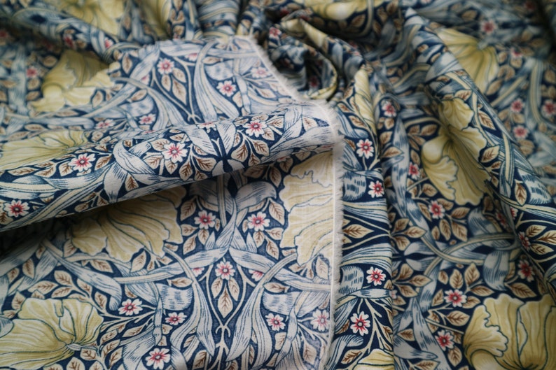 William Morris Navy Pima Lawn Lightweight Fabric 100% Cotton, Width 150 cm / 59'', Weight 110 gsm image 4