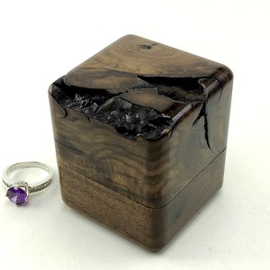 Uniek houten voorstelringdoosje. Verlovingsringdoosje van hoge kwaliteit. Trouwring doos. Sieraden doos.