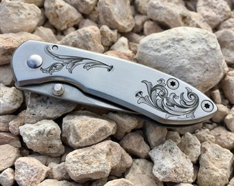 Custom Hand-Engraved Buck 325 ‘Colleague’ Folding Knife