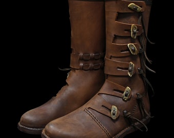 Medieval Boots with Rounded Toe