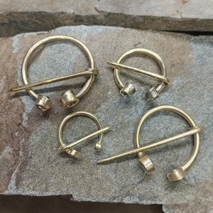 Viking-Inspired Brass Fibula: Versatile Cloak Pin, Penannular Brooch for Historical Costumes & Accessories