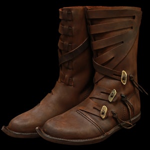Authentic Handcrafted Medieval Leather Boots with Pointed Toe - Renaissance Footwear for Reenactment
