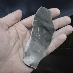 Hand-Knapped UK Large Flint Stone Flake for Camping & Reenactment