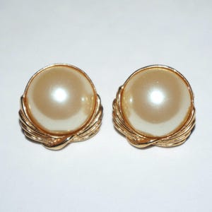 Vintage, Large “Faux” Pearl Cabochons on Gold Tone Base Clip On Earrings