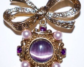 Victorian-Style Jeweled Gold Tone Bow Pin With Faux Pearls and Lavender Cabochon