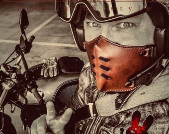 Masque de moto FLAT 70 marron foncé. En cuir avec filtre anti poussière et doublure interne.