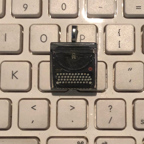 Manual typewriter pendant