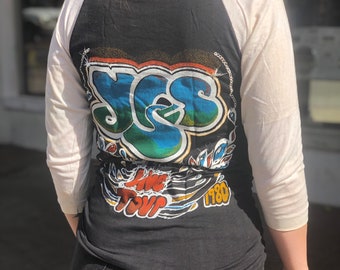 デッドストック ヴィンテージ 1980 YES ライブツアー グラフィック ミッドスリーブ リンガー ラグラン Tシャツ