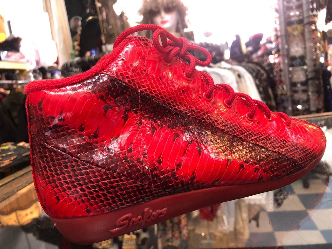 Vintage Deadstock Red Snakeskin Sneakers Athletic Shoes Size US 6 Retro 70s Snakeskin, foto 3 di 3