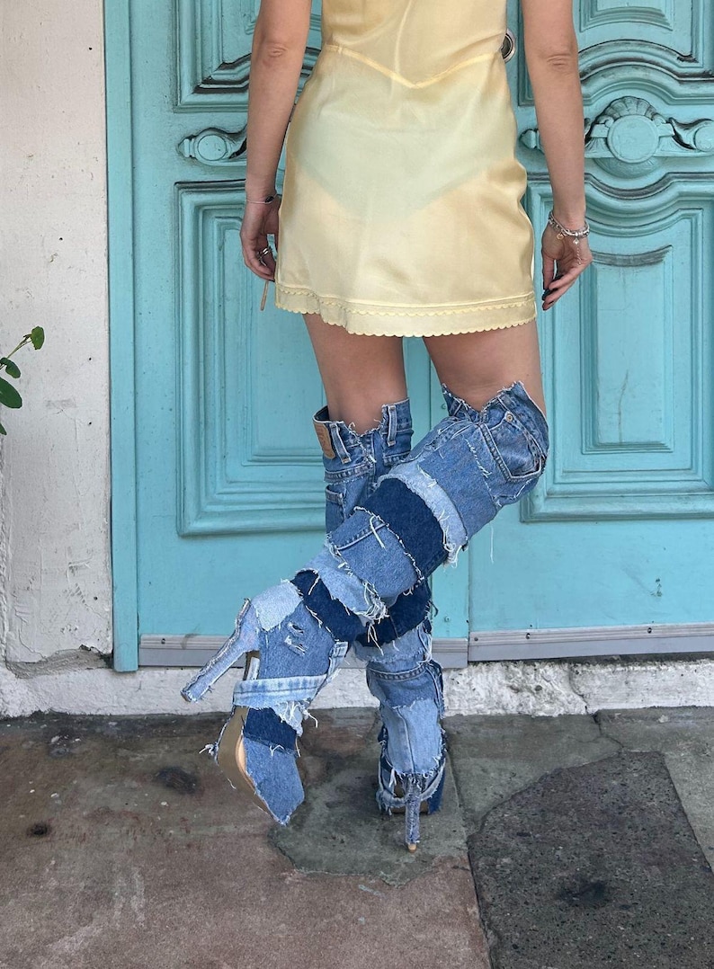 Spaß! Individuell! Levis Denim Patchwork Kniehochhackige Stiefel mit hinteren Anhänger Bild 4