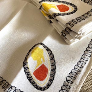 6 Vintage 1950’s Linen Napkins
