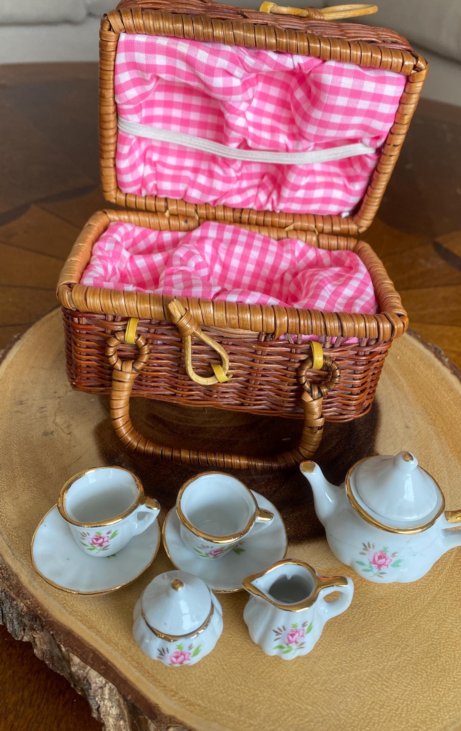 Amazon.com: Delton Tin Tea Set 19 Piece Set in Basket