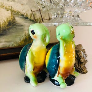 Vintage Kitsch Turtle Salt and Pepper