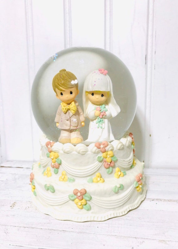 Wedding Gifts On The Threshold Of A Lifetime Of Happiness