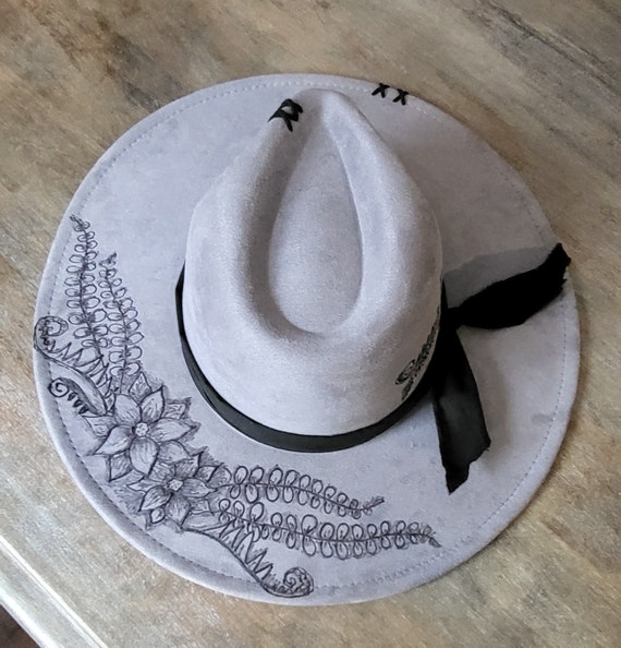 NWT Grey suede burned fedora cowboy hat with roses Red rose revolver fabric lined burned suede wide brim cowboy  main image 4